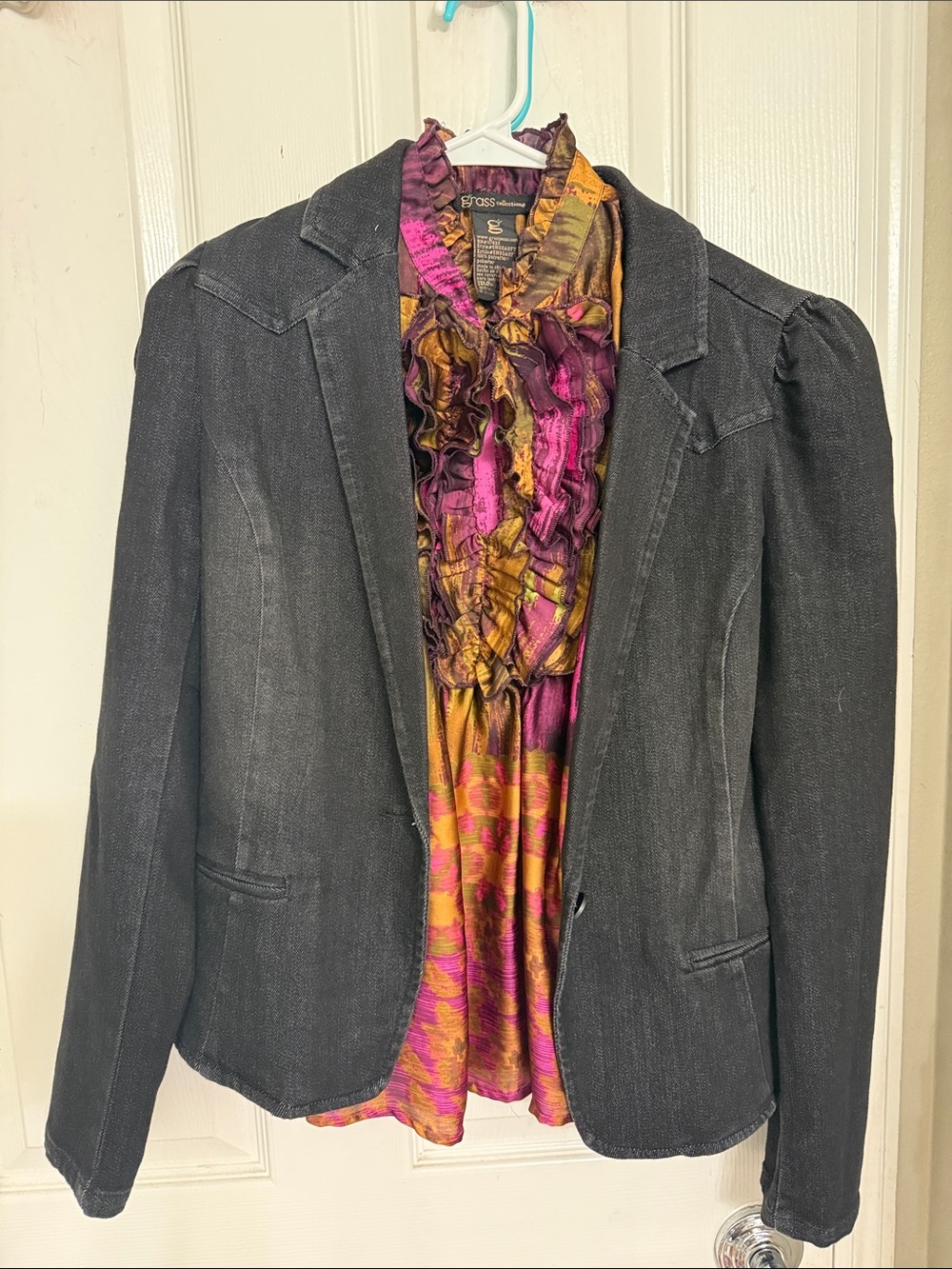 BUNDLE
Black Denim Women's Blazer  M & Ruffled tank S